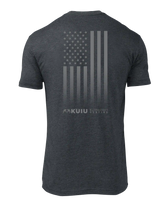 KUIU Vertical Flag Logo T-Shirt | Charcoal