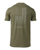 KUIU Vertical Flag Logo T-Shirt | Military Green